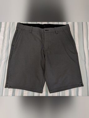 Men's Tommy Bahama On Par Flat Front 10" Shorts Coal Waist Size 32